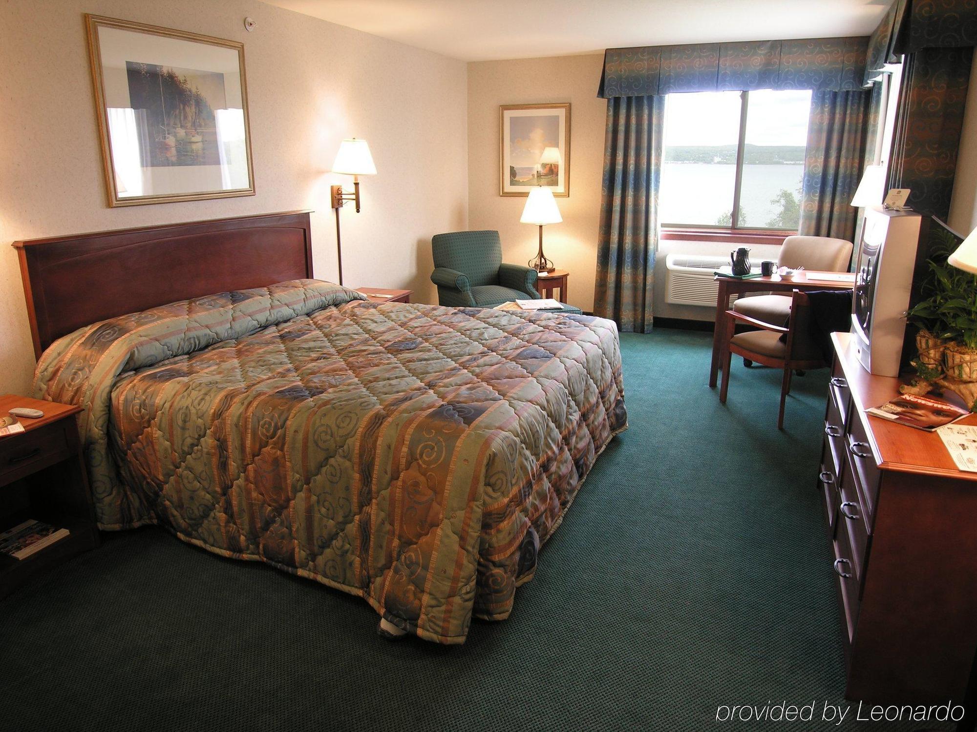 Baraga Lakeside Inn Pokoj fotografie