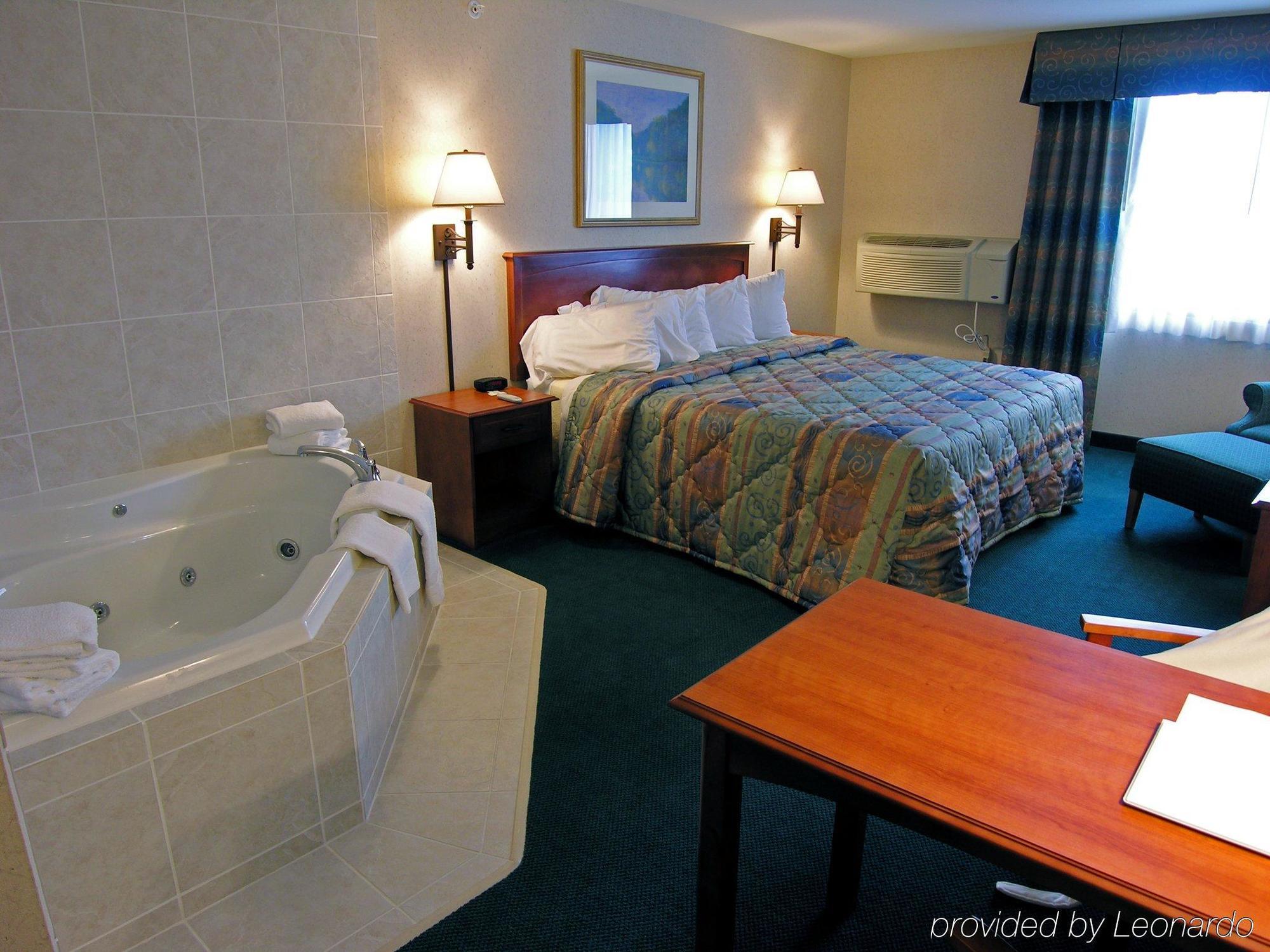 Baraga Lakeside Inn Pokoj fotografie