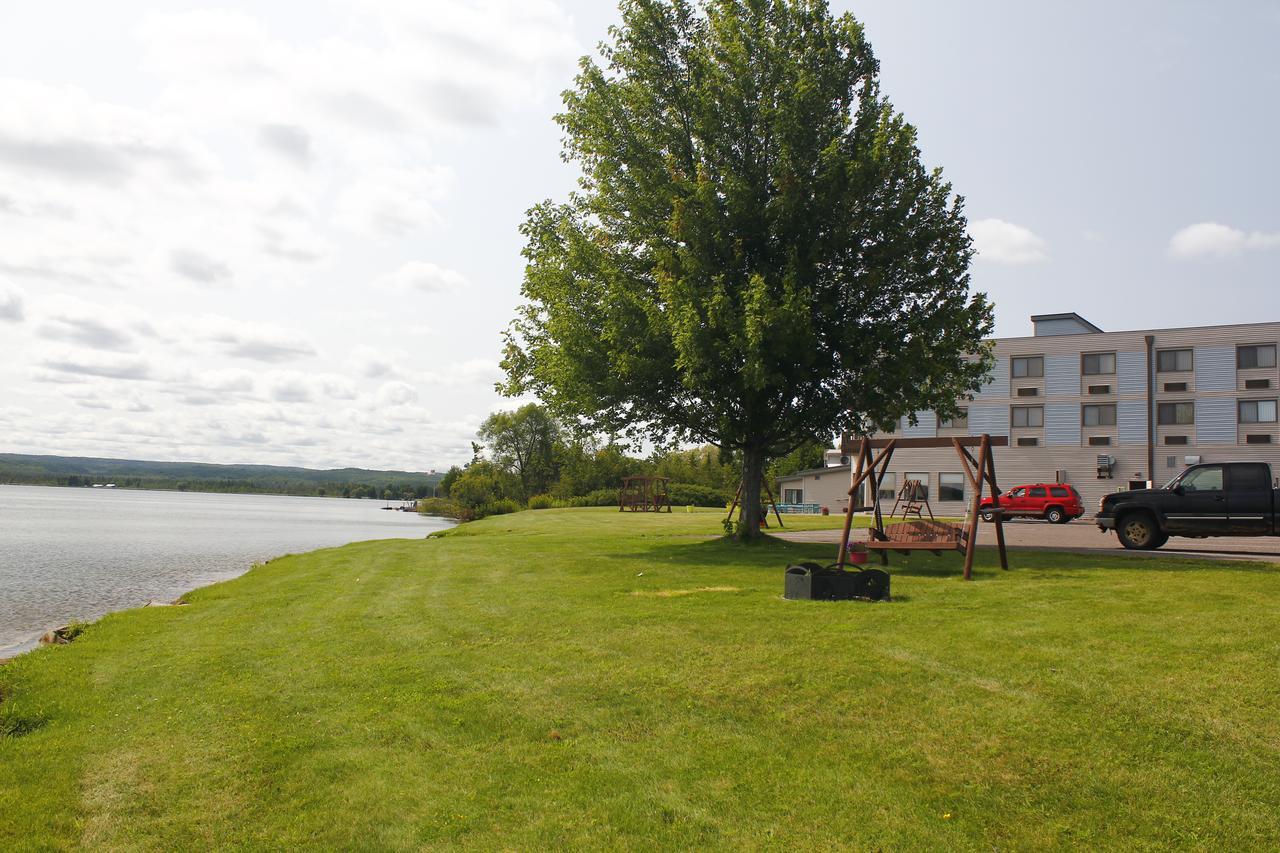 Baraga Lakeside Inn Exteriér fotografie